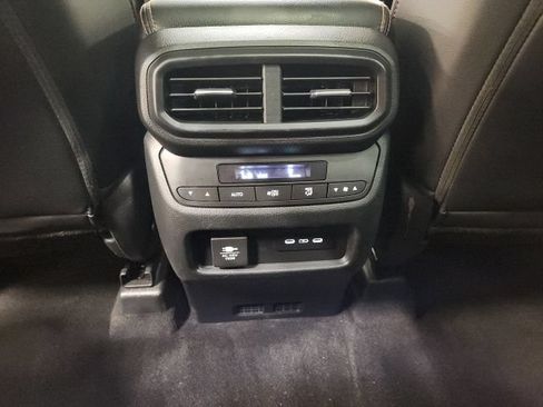 Certified 2025 Honda Pilot TrailSport image 24