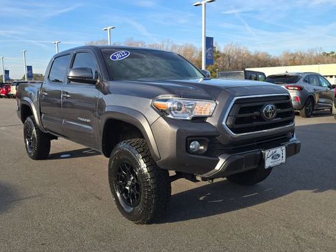 Used 2022 Toyota Tacoma SR5 image 7