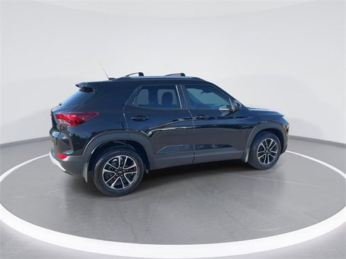 Used 2024 Chevrolet TrailBlazer LT w/ Driver Confidence Package image 8