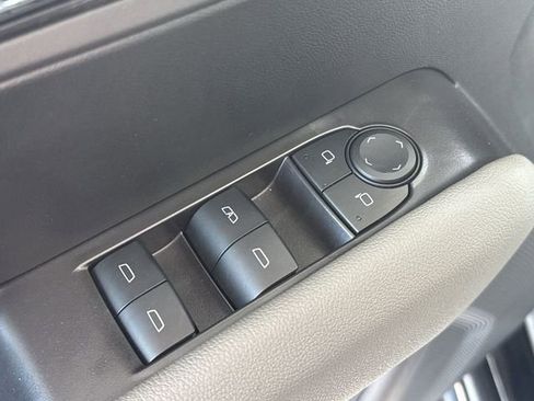 Used 2025 Chevrolet Colorado ZR2 w/ Technology Package image 22