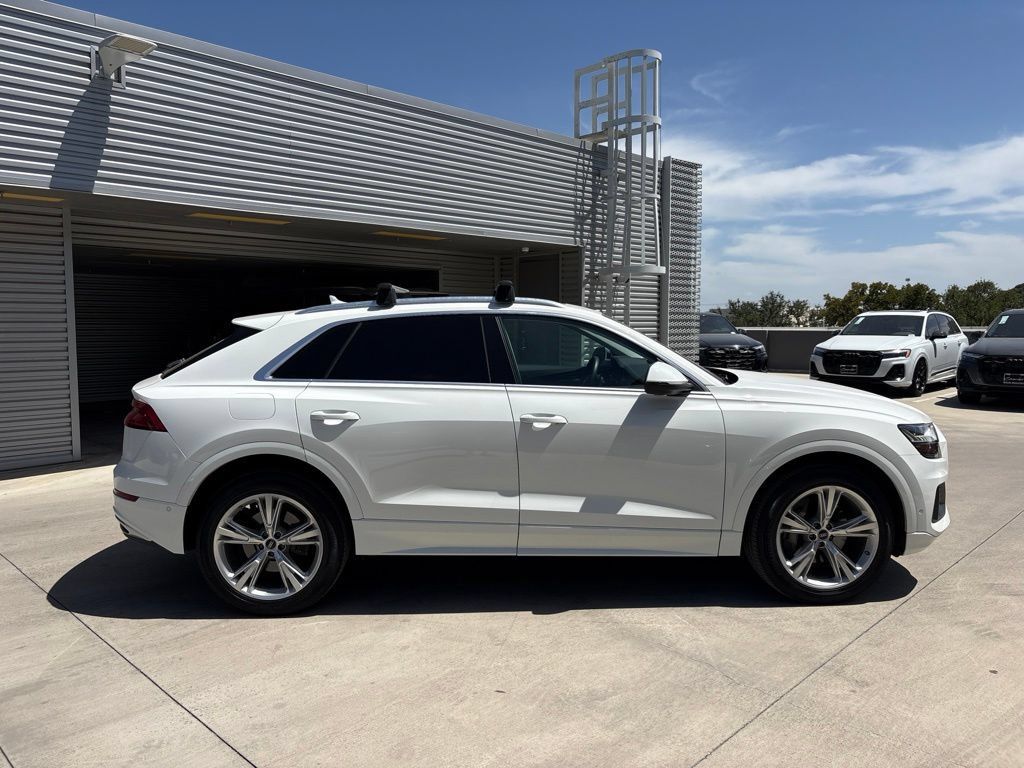 Used 2023 Audi Q8 Premium w/ Convenience Package AWD/4WD image 4