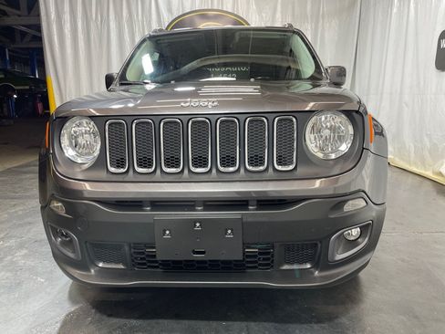 Used 2017 Jeep Renegade Latitude w/ Cold Weather Group AWD/4WD image 9