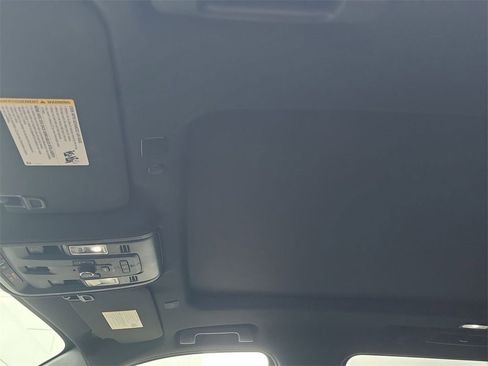 Used 2021 Chevrolet Suburban High Country w/ Premium Package image 20