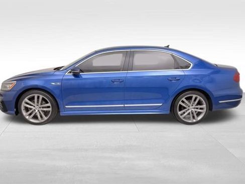 Used 2017 Volkswagen Passat 1.8T R-Line FWD image 6