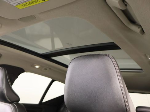 Used 2024 Volvo XC40 B5 Ultimate w/ Protection Package Premier image 16