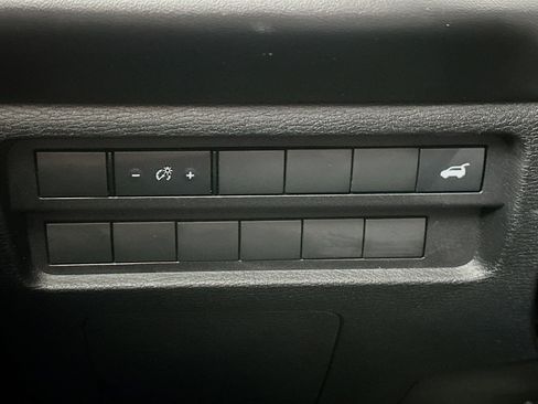 Used 2024 Mitsubishi Outlander SE Black Edition image 17