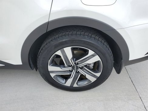 Used 2022 Kia Sorento SX w/ Panoramic Sunroof Package image 8