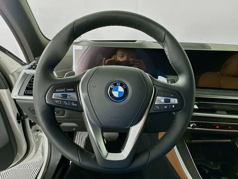 New 2026 BMW X5 xDrive50e w/ Premium Package image 10
