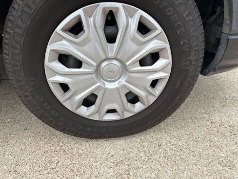 Used 2023 Ford Transit 350 XLT image 22