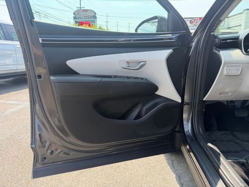 Used 2023 Hyundai Tucson SE AWD/4WD image 10