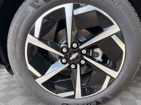 Used 2024 Chevrolet Equinox EV LT w/ Active Safety Package 3 FWD image 17