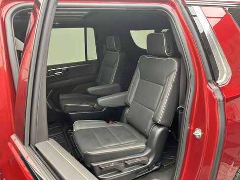 Certified 2025 Chevrolet Suburban Premier w/ Sun And Tow Package image 13