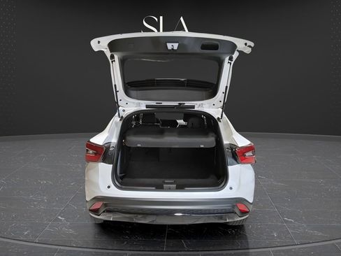 Used 2025 Chevrolet Trax RS w/ Sunroof Package FWD image 7