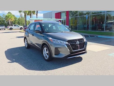 Used 2025 Nissan Kicks Play S FWD image 19