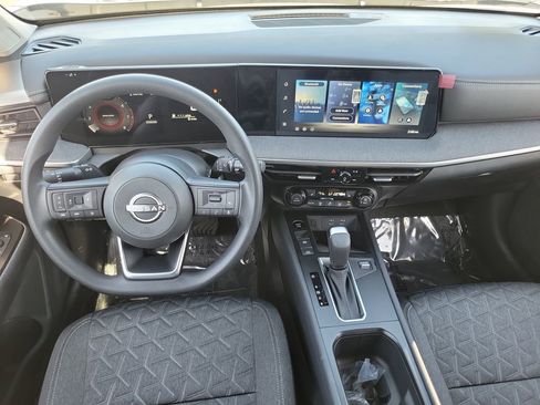 New 2026 Nissan Kicks SV w/ SV Premium Package image 4