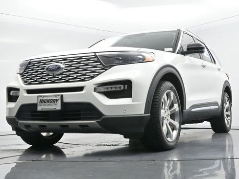 Used 2020 Ford Explorer Platinum w/ Premium Technology Package AWD/4WD image 53