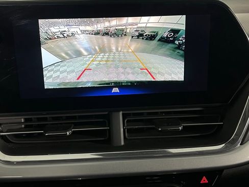 Used 2025 Chevrolet Trax LT w/ LT Convenience Package image 19