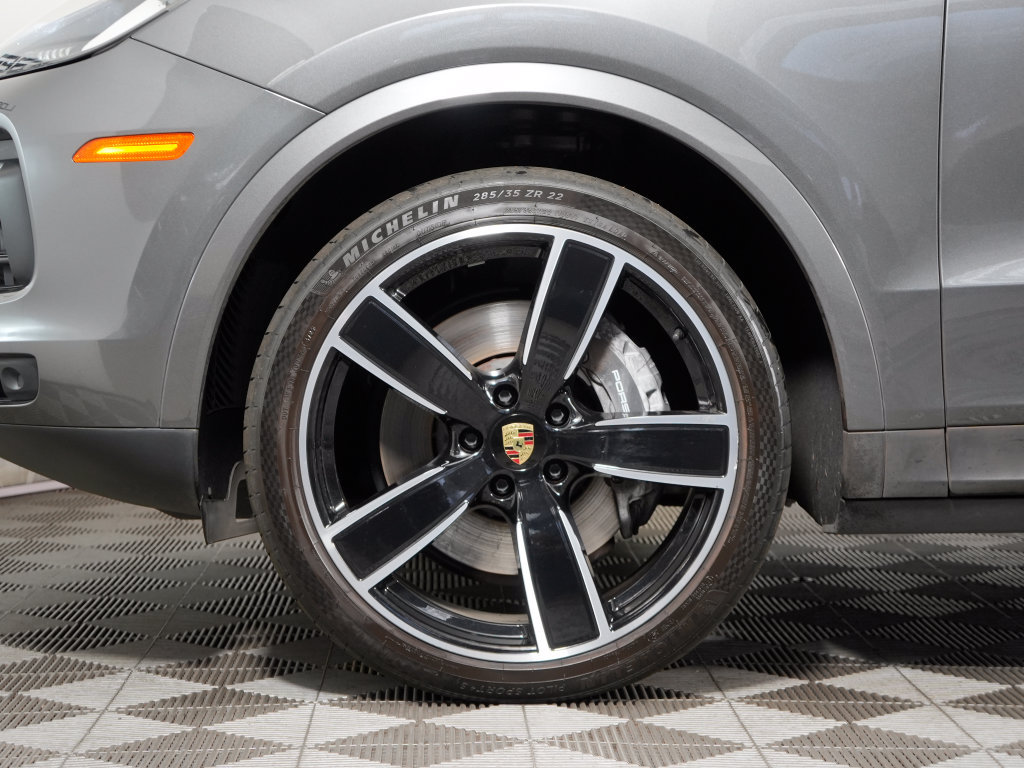 Certified 2023 Porsche Cayenne Coupe AWD/4WD image 13