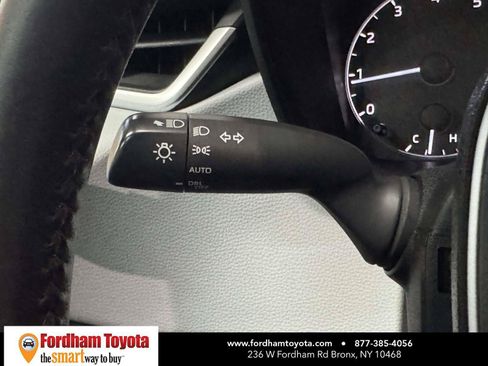 Used 2024 Toyota Corolla SE w/ SE Premium Package FWD image 20