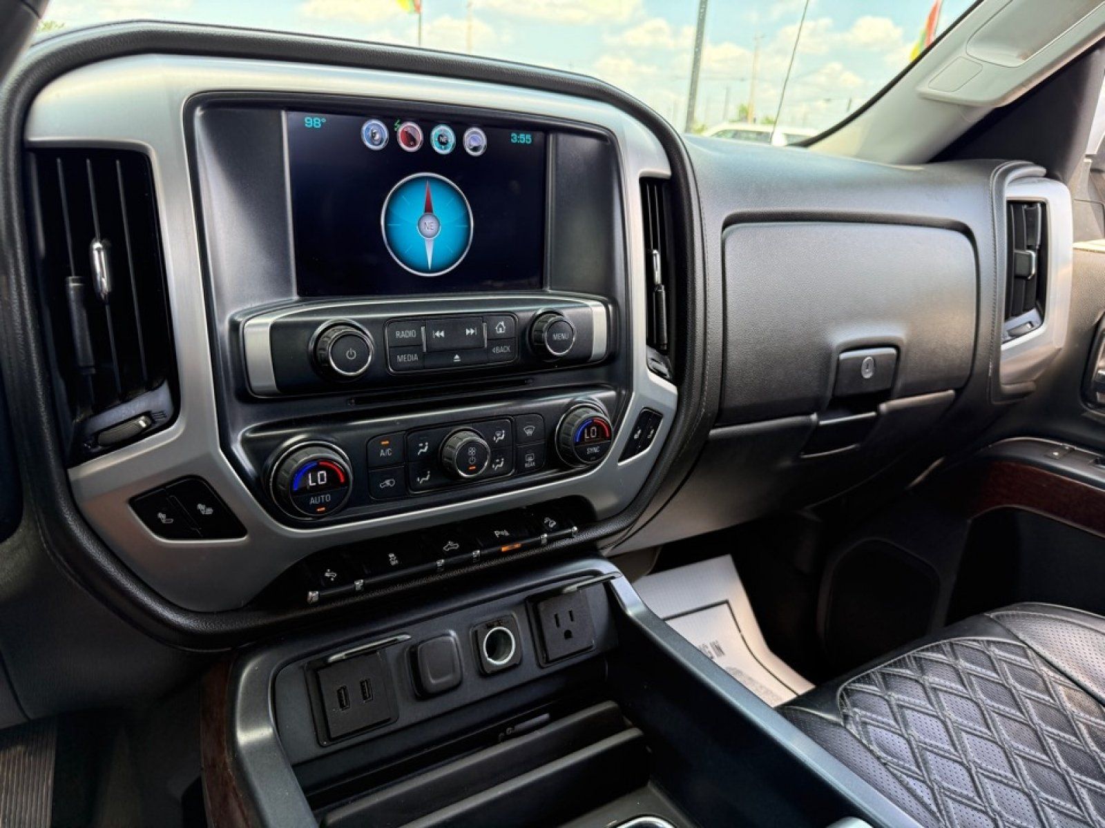 Used 2017 GMC Sierra 1500 SLE w/ Suspension Package, Off-Road AWD/4WD image 11