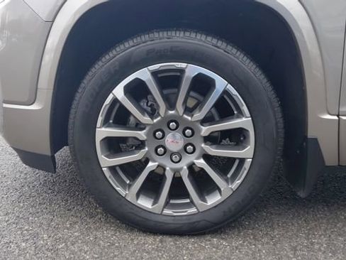 Used 2022 GMC Acadia Denali w/ Denali Ultimate Package AWD/4WD image 10
