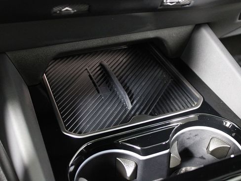 Used 2024 BMW 530i w/ M Sport Package image 23