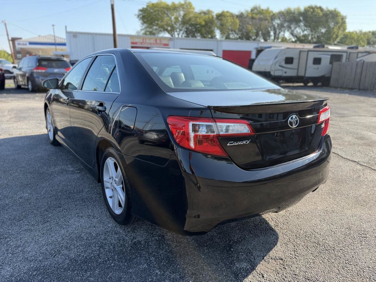 Used 2012 Toyota Camry SE FWD image 9