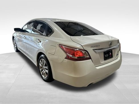 Used 2013 Nissan Altima 2.5 S FWD image 7