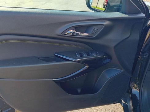 Used 2024 Chevrolet Trax LT w/ Sunroof Package FWD image 23