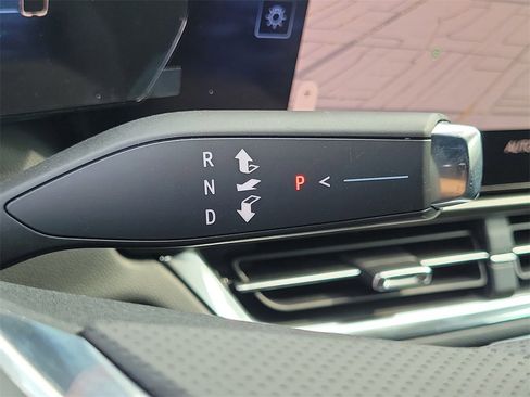 New 2026 Chevrolet Equinox EV LT image 11