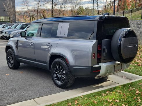 Used 2024 Land Rover Defender 130 S image 12