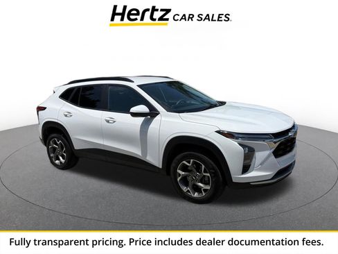 Used 2025 Chevrolet Trax LT FWD image 1