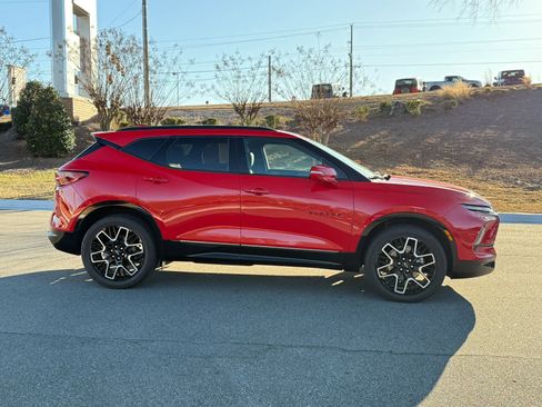 Used 2023 Chevrolet Blazer RS w/ Enhanced Convenience Package image 6