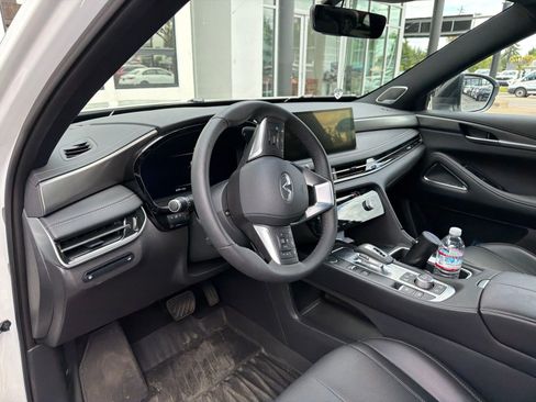 Used 2025 INFINITI QX60 Luxe w/ Black Edition AWD/4WD image 7