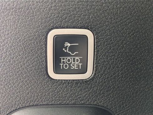 Used 2024 Jeep Wagoneer Series II w/ Flexible Seating Group image 13