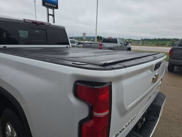 Used 2024 Chevrolet Silverado 2500 High Country w/ Technology Package AWD/4WD image 13