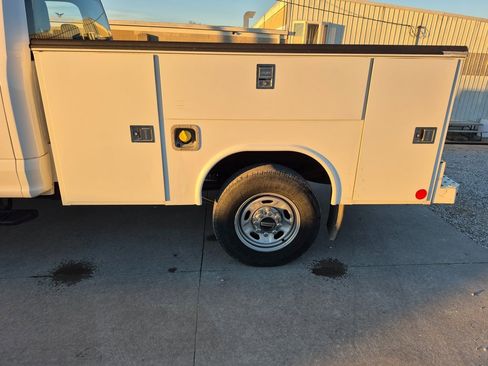 Used 2019 Ford F250 XL w/ XL Value Package image 6