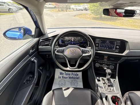 Used 2023 Volkswagen Jetta SE FWD image 15