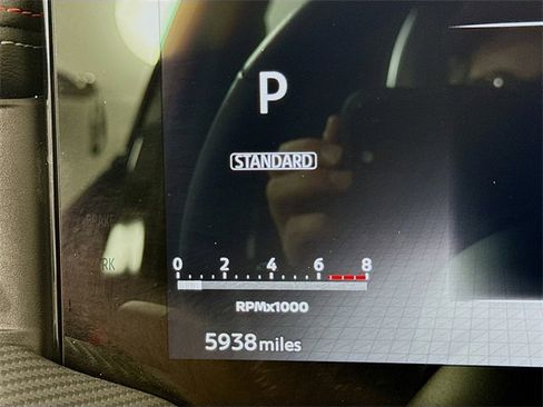 Certified 2025 Nissan Kicks SR image 33