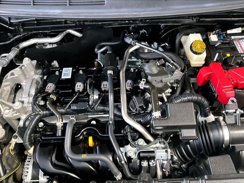 Used 2025 Nissan Kicks SR w/ SR Premium Package FWD image 33