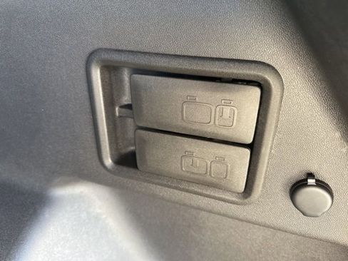 Used 2022 Chevrolet Equinox Premier AWD/4WD image 27