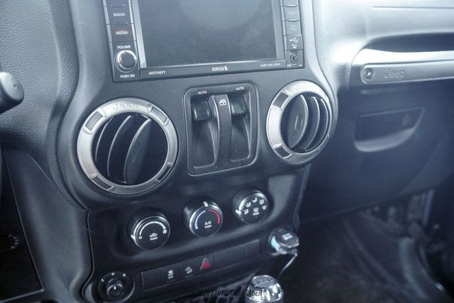 Used 2017 Jeep Wrangler Sport AWD/4WD image 35