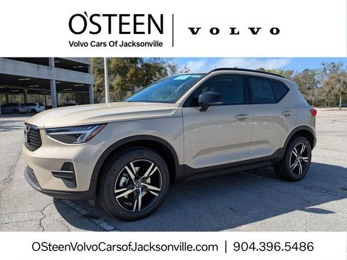 New 2026 Volvo XC40 B5 Core image 1