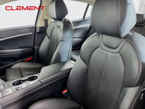 Used 2025 Genesis G70 2.5T RWD image 28