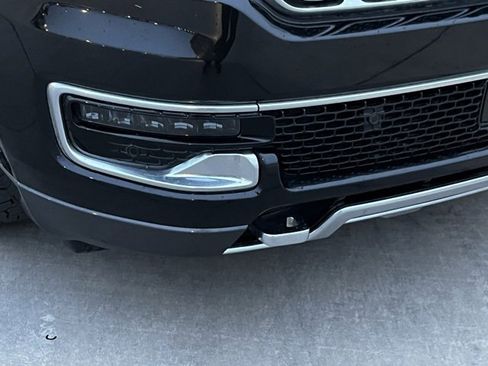 Used 2022 Jeep Wagoneer Series III w/ Premium Group I image 8