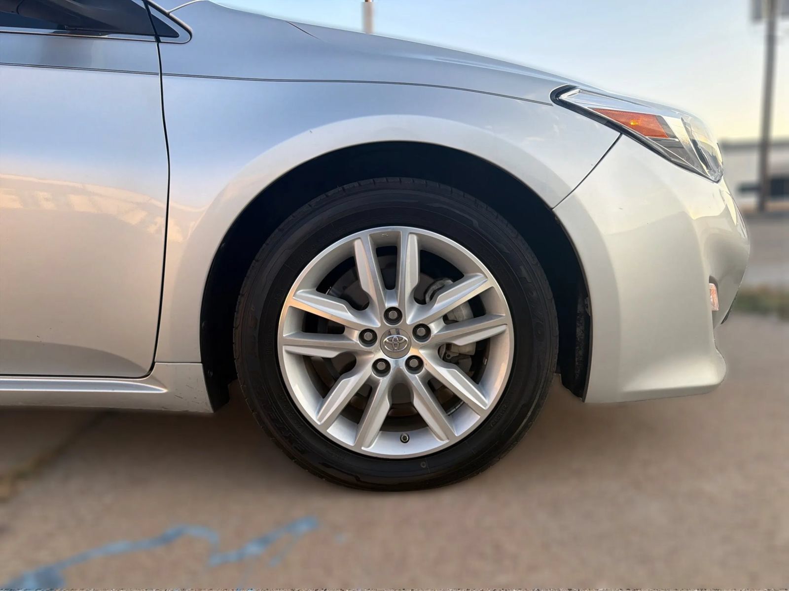 Used 2013 Toyota Avalon XLE Premium FWD image 28