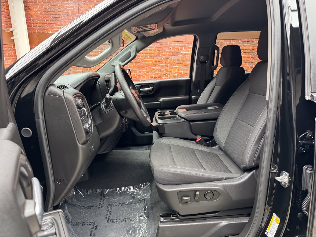 Used 2025 Chevrolet Silverado 1500 Custom w/ Turbomax Blackout Package AWD/4WD image 23