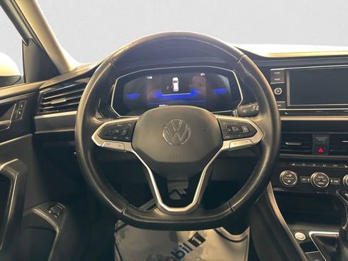 Used 2024 Volkswagen Jetta SE FWD image 13