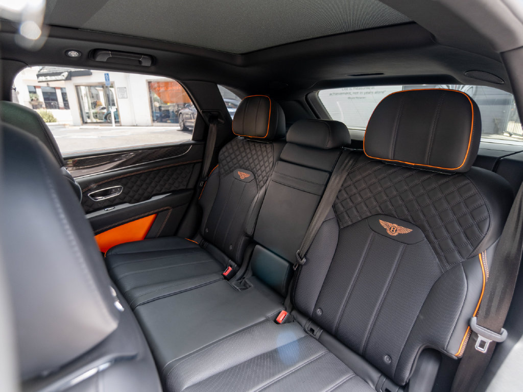 Used 2025 Bentley Bentayga AWD/4WD image 19