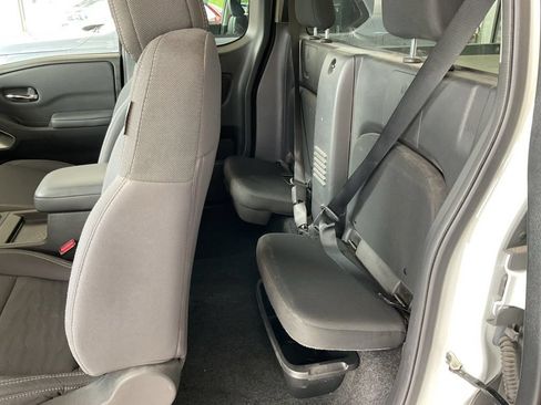 Used 2023 Nissan Frontier SV w/ Technology Package AWD/4WD image 19